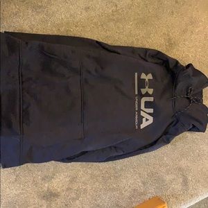 Men’s Under Armor sweatshirt